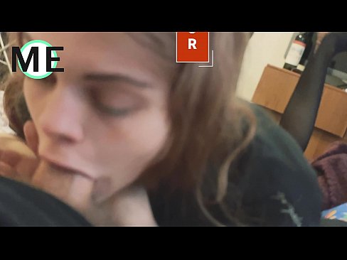 ❤️ Πούτσος στο λαιμό της, σκισμένο καλσόν και σκισμένα τακούνια ☑ Σούπερ σεξ